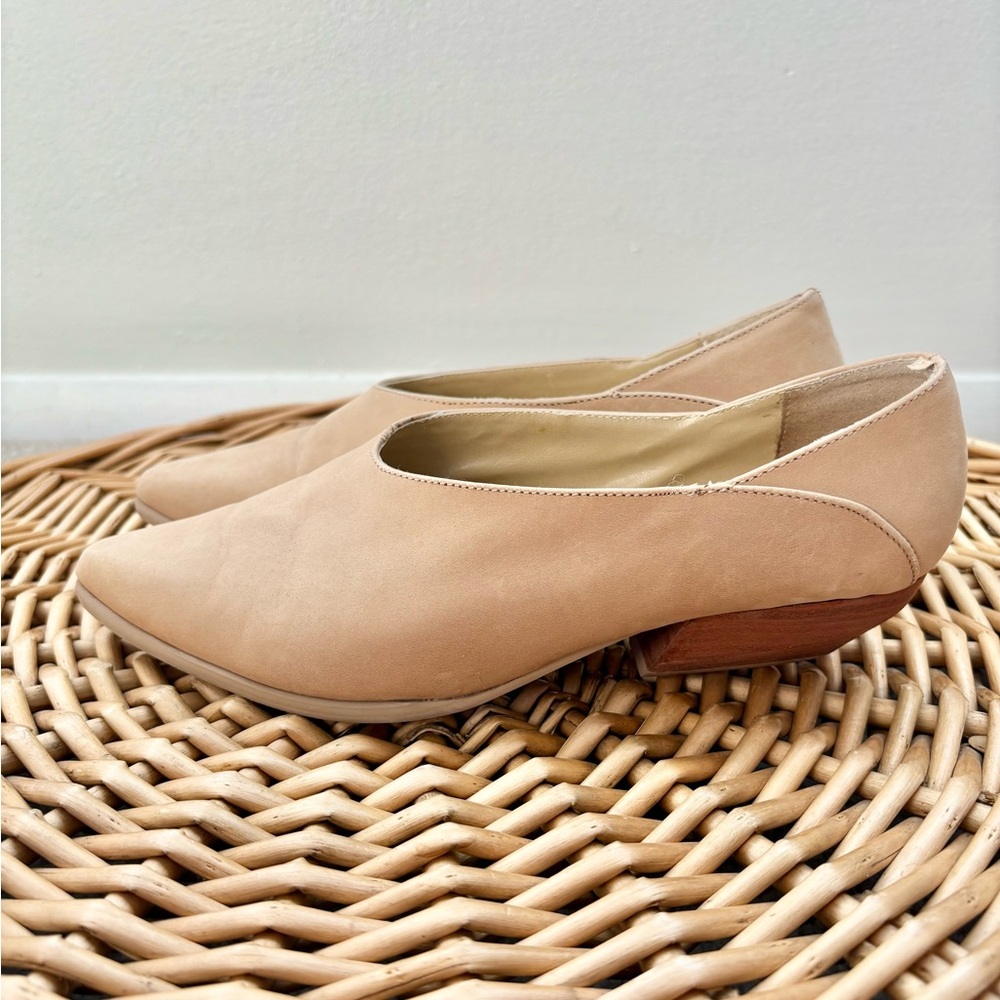 9 & Co. Vintage Light Tan Leather Pointed Loafers Wooden Heel Size 7